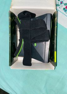 VR Headset - Black and Green
