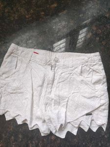 Embroidered Cotton Shorts with stylish Lace on end