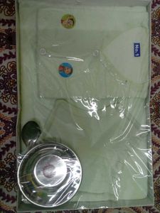 New Born Baby Clothes. (Gift)