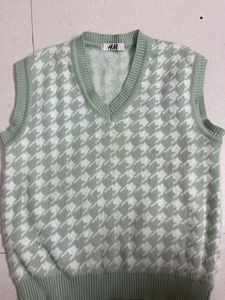 H&M Houndstooth Sweater Vest