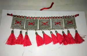 RED NECKPIECE