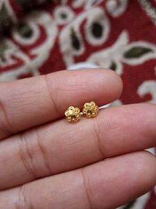 Beautiful New Flower Desine Studs