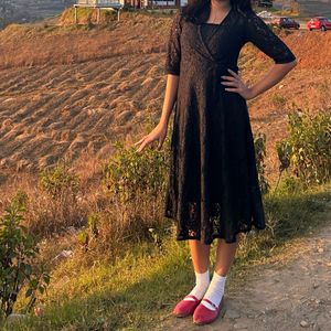 Elegant Black Lace Midi Dress