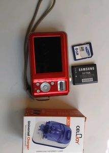 Samsung Digital Camera - Red
