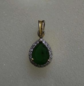 Emerald Green Pendant &amp; Earring Set