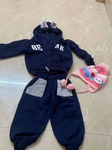 Comfy Winter Sweatshirt With Pants And A Free Cap