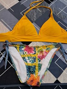 combo Of Four  bra  n panty  like new