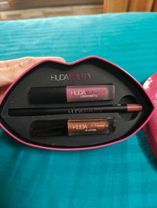 Huda Beauty Set