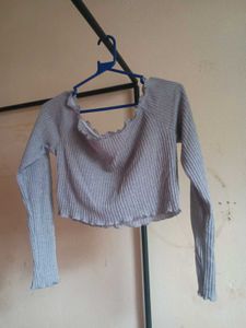 grey crop top