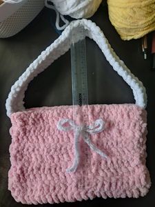 pink-crochet-bag