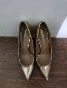 Catwalk Gold Stilletos