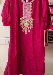 🌸 Elegant Magenta Kurti 🌸