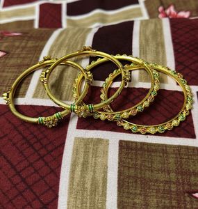 Anti Tarnish Combo Of 2 Pair Bangles