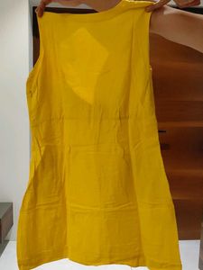 Yellow Sleeveless Casual Dress