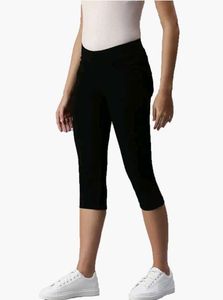 BLACK DENIM CAPRI WOMEN