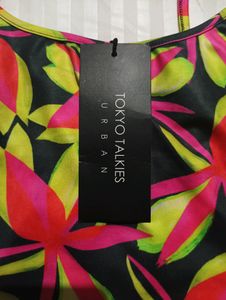 TOKYO TALKIES Crop Top