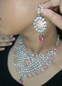 Pink Coral Spiral Neck Set.