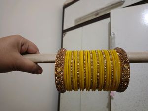 4 Pair Of Bangles Green Yellow Red Wit Pieach