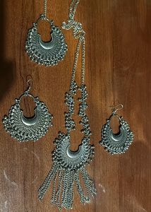 Silver Tone Jewelry Set