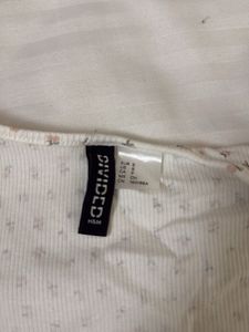 H&amp;M Cute Floral Square Neck Crop Top