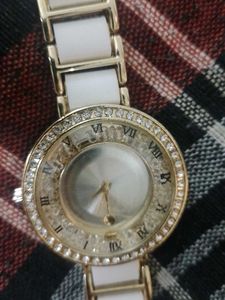 Elegant Women&#39;s Watch