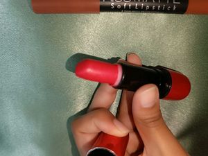 Kiss Matte &amp; Lakyou Lipstick