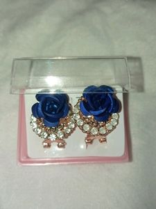 very beautiful stone studs earring