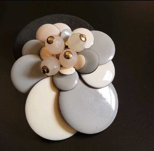 Elegant Circle Brooch