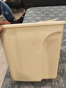 2 Kg Capacity Plastic Box