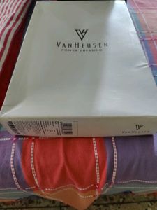 Van Heusen Men Shirt White, New With Tag, 42&#34;
