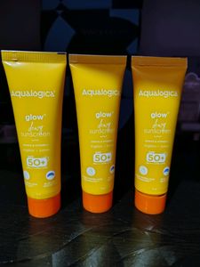 Aqualogica Papaya & Vitamin C Spf 50+ Sunscreen