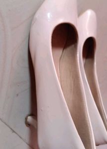 Elegant Pink Pointed-Toe Heels