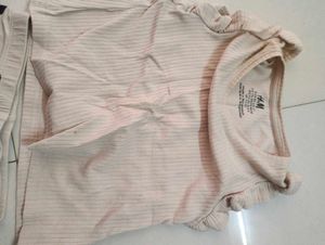 H&amp;M Top And 3/4th Pant Set For 18 To 24  Months