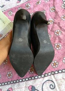 New Without Tag  Heels Black Stylish