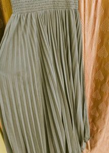 Elegant Gray Pleated Maxi Dress