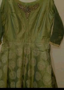 Manyawar Mohey Gown