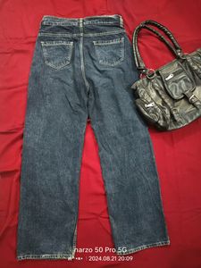 Straight Leg Jeans 🦋