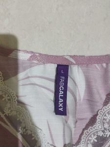 Straight Fit Kurta With V-neck Lace.