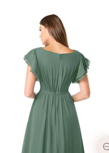 Elegant Green Maxi Dress. fir my lovely lady.