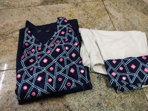 Women Embroidered Foil Mirror Work Kurtaset