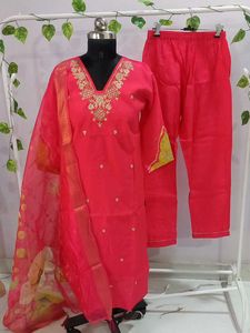 Pink premium quality pearl Embellished Kurta Set