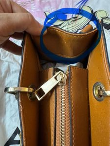 Unused Aldo Bag Has Detachable Straps With Flaw