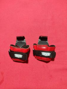 Weight Lifting Straps Vs Hooks