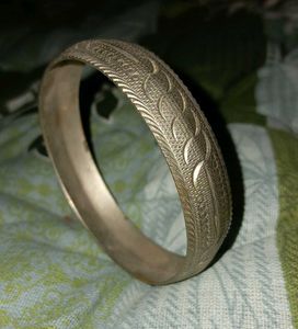 Vintage Style Bangle