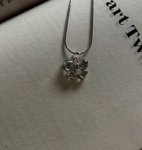 Flower pendant