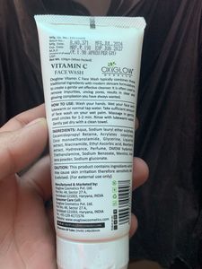 OXYGLOW Vitamin C Face Wash