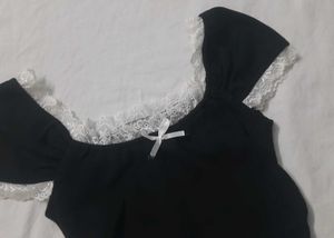 Black Lacey Sinched Waist Crop Top