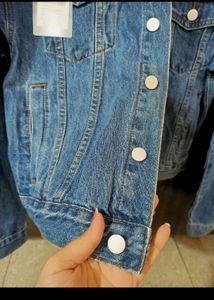 OVERSIZED DENIM JACKET