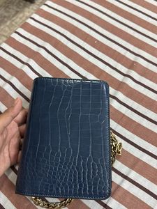 Tommy Hilfiger Original Women Sling/ Purse
