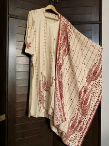 Women Cream Printed Embellished Woollen Kurta Set